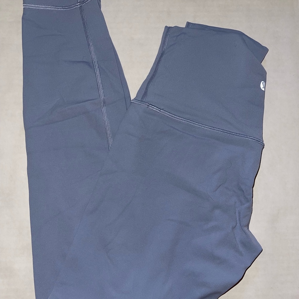 Lululemon Size 4 Aligns